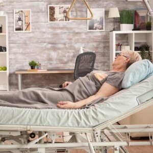 Benefits of Using an Adjustable Bed for Home Care Patients