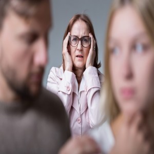 🎤 PODCAST • Dating Gatekeepers ~ Adult woman has to sneak away from mom in order to date boyfriend.