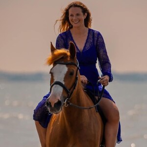 Episode 10: Compassionate Leadership, coaching with horses & Reiki with Fay Manvell