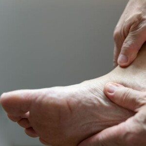 What Is the Difference Between Fallen Arches and Plantar Fasciitis?