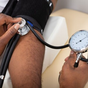 High Blood Pressure Treatment - How to Lower Hypertension With the Proper Diet and Foods to Avoid