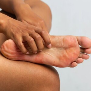 What Does Diabetic Neuropathy Feel Like and How Long Does It Take to Develop? A Foot & Ankle Expert Explains the Warning Signs and Timeline