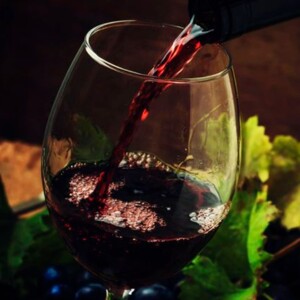 Pinot Noir Red Wine: Exploring the Best Varieties by Color and Taste