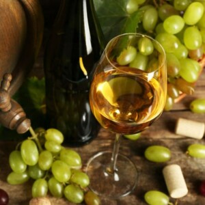 Discover the Sweet World of Moscato: Muscat White Wine's Color and Taste