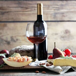 What Does Pinot Noir Pair With? Discover the Ultimate Pinot Noir Food Pairing Guide for Every Palate and Occasion from CasaLoce.com