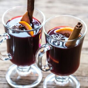 How to Make a Traditional Hot Spiced German Mulled Wine Drink That Warms the Soul and Fills Your Home with Festive Aromas from CasaLoce.com