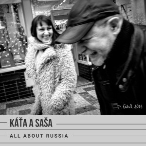 Káťa a Saša. All about Russia. Episode 15. 2025: rok volby mezi řiťolezectvím a lidstvím