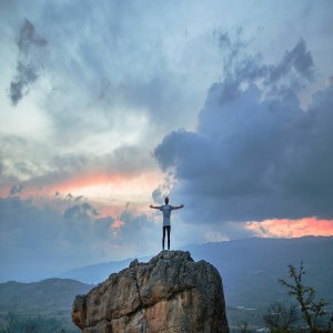 Sing God's Praises - Pastor Hank Davis