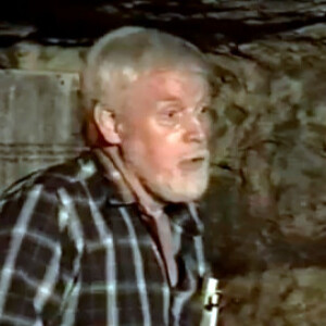 Ron Wyatt Speaking in Zedekiah's Cave in 1997