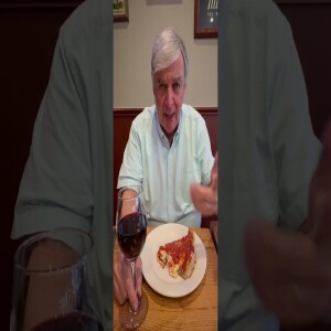 Chicago Deep Dish Giordano’s Pizza paired with Chianti DOCG wine #italianfoodie