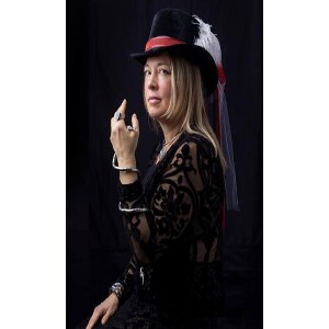 Lady Thalestris - High Priestess/Founder Of The Temple Of Hecate Returns!