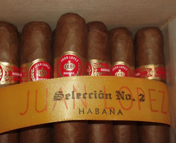 Episode 9: Tres Cubanos Cigar Review