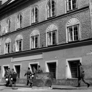What should Austria do with Hitler's birthplace house?