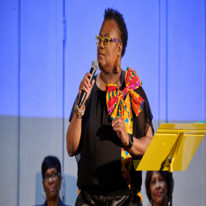 Episode 97: Visiting with Ronda Guyton of Peoria and her story, “Living Out Loud”
