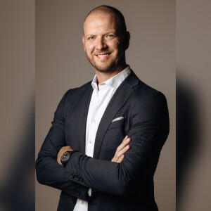 Season2: EP3: Digital transformation and influencer marketing - Mike Stopforth