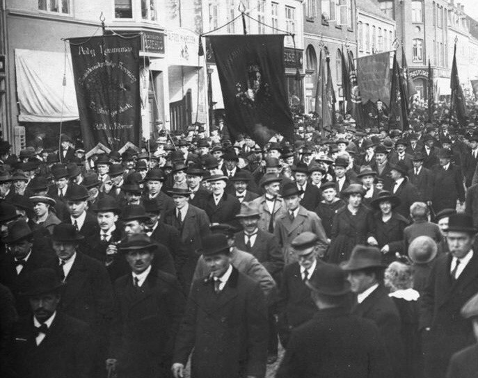 1917 - Et radiodrama i 15 dele