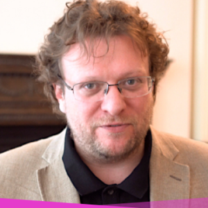 Peter Pomerantsev - Navigating information overload