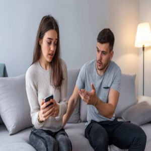 Dấu hiệu con gái đang ghen