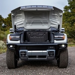 We Delve In To The Design Of The New 2022 GMC HUMMER EV, The U.S. Army Has A New Transport Vehicle, And What's New For The GMC Canyon And Denali? - 10-31-2020