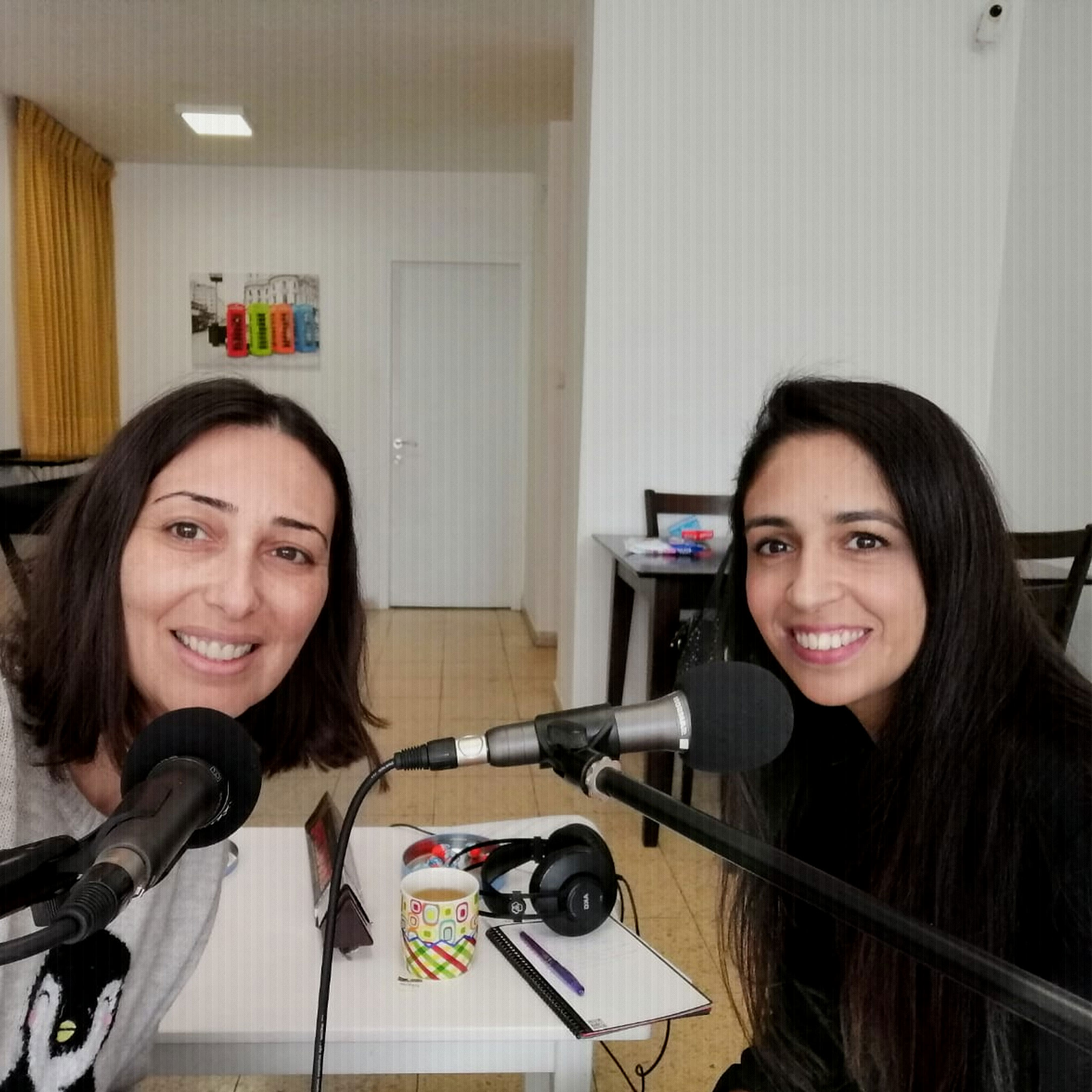 פרק 52 - איך הקמתי את אחד מאתרי המתכונים הפופולריים ממש במקרה עם אפרת סיאצ’י, מייסדת האתר מתכונים ב-10 דקות פודקאסט על עקבים – פודקאסט על יזמות, אמהות ומה שביניהם פרק 52 - איך הקמתי את אחד מאתרי המתכונים הפופולריים ממש במקרה עם אפרת סיאצ’י, מייסדת האתר מתכונים ב-10 דקות