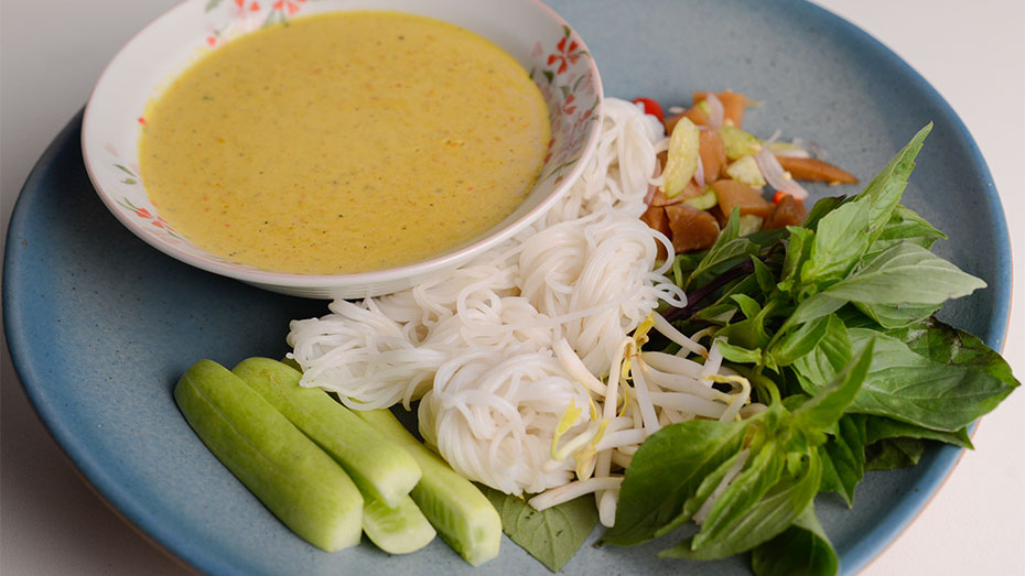 Southern Thai Rice Noodles with Barracuda 