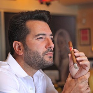 #ELOSOFUMARTAKES - 43rd Take with guest, Reinier Lorenzo of HVC Cigars