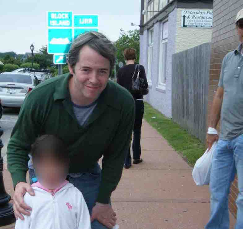 Twitter Cracks Up When Dad Accidentally Asks A-List Celeb to Step Out of His Photo w/ Matthew Broderick