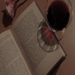 NCFroIs Reading and Drinking Syrah...