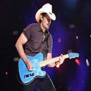 SUPERSTAR BRAD PAISLEY HEADED TO THE FAR NORTH - FAB FM‘s Paul Makin Chats to Savannah In The Round Festival Director James Dein About The Colossal Country Coup