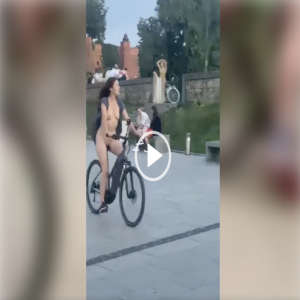 KrakCast News – More naked people in Krakow