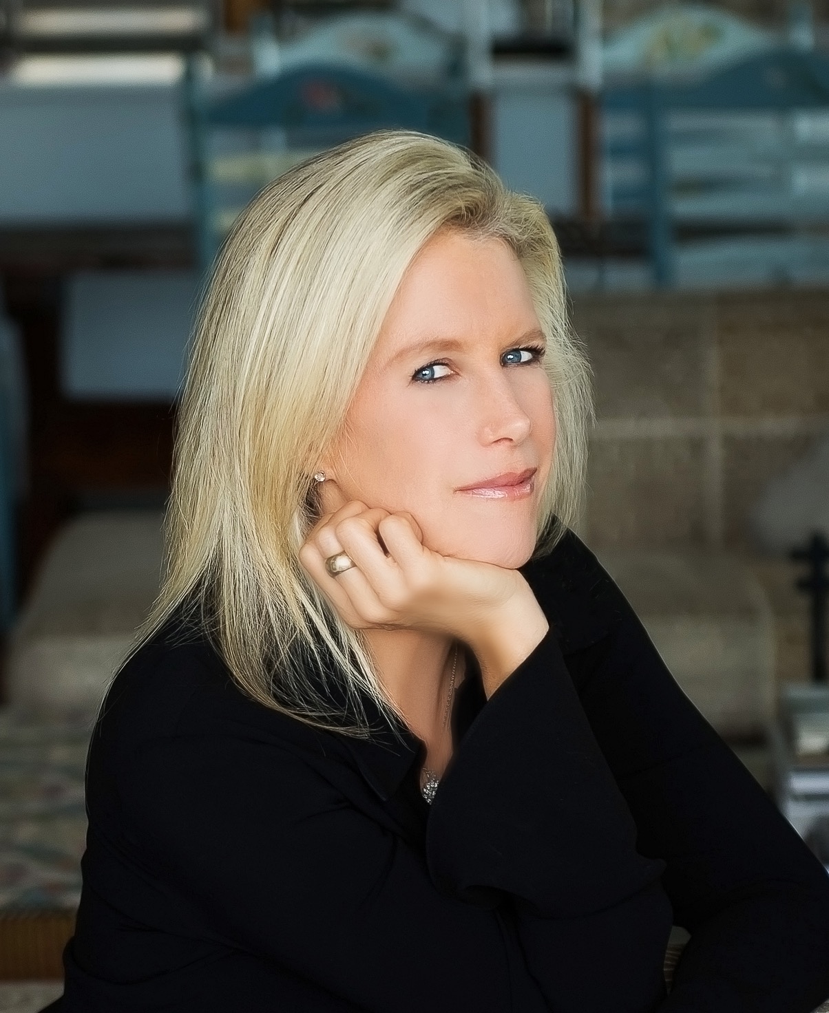 “Crazy Love: Why Domestic Violence Victims Don’t Leave with NYT Best-Selling Author and TEDx Speaker, Leslie Morgan Steiner” on Breaking Free: A Modern Divorce Podcast #157
