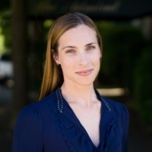 How to Leverage LinkedIn to Land Your Next Career with Sarah Roberts - Head of Military and Veteran Programs at LinkedIn