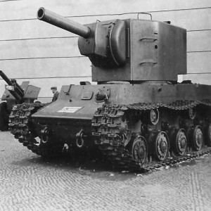 EPISODE #30 - THE SOVIET UNION KV-2 HAD A UNIQUE SILHOUETTE AND IT WAS A BEAST OF A HEAVY TANK!