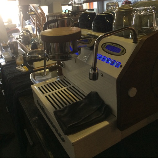 Mending jadi teknisi aja! daripada jadi Barista!
