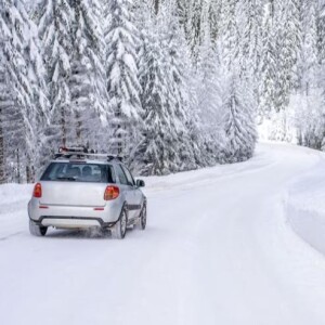 How to Properly Drive Your Car on Ice And Snow?