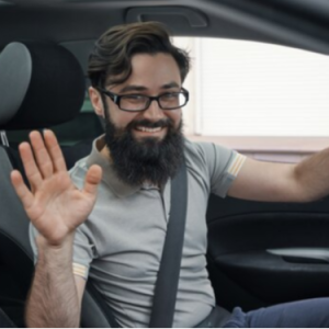 Tips For Drivers Who Wear Glasses with the Help of Driving School