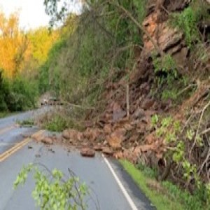 VDOT's Carrie Shepheard, Lou Hatter on the Afton Mountain rock slide