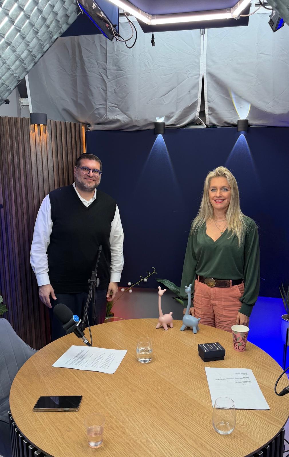 פרק 161: "אנשים טובים באמצע הדרך" –  עם יוסי בר