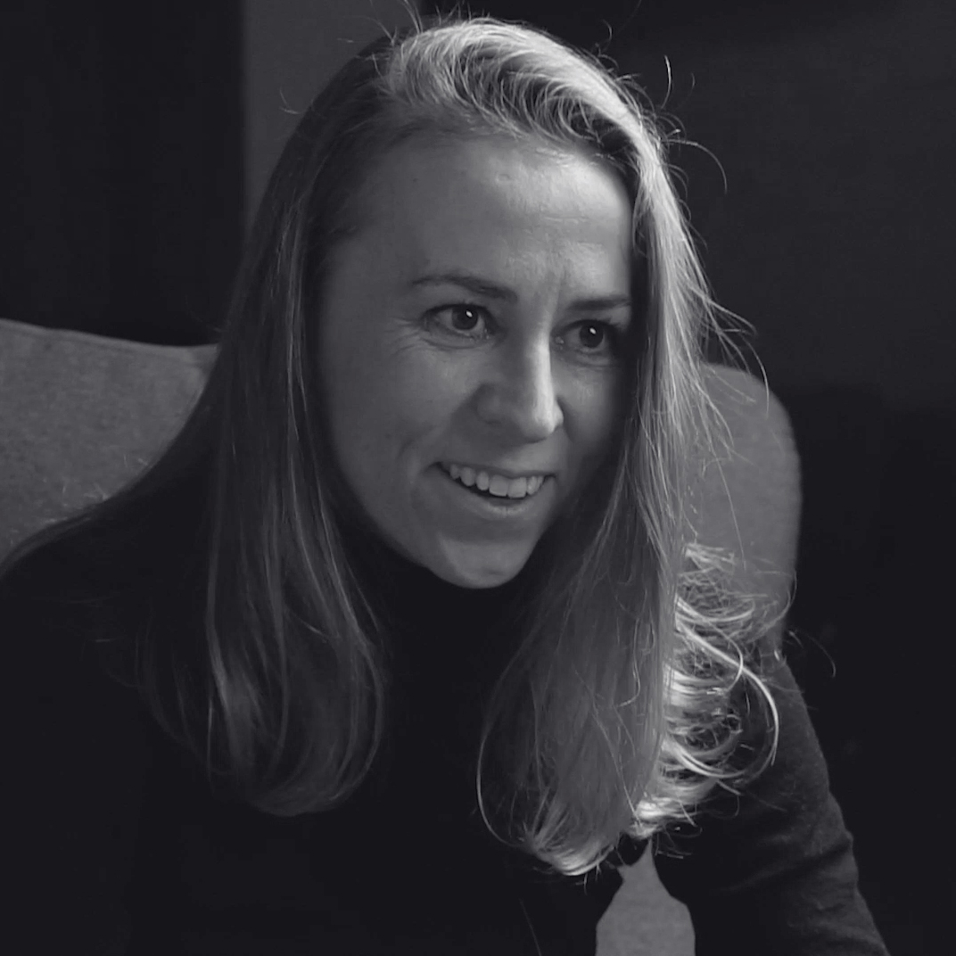 Starp mums, meitenēm, runājot