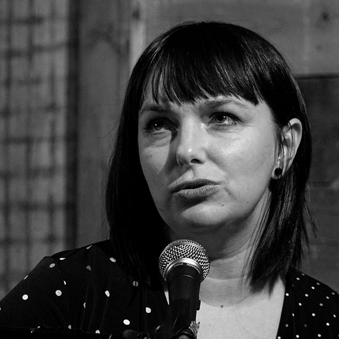 Starp mums, meitenēm, runājot