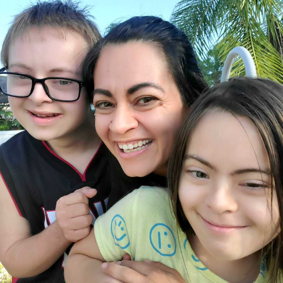 Eliana Tardio: Life & Vida