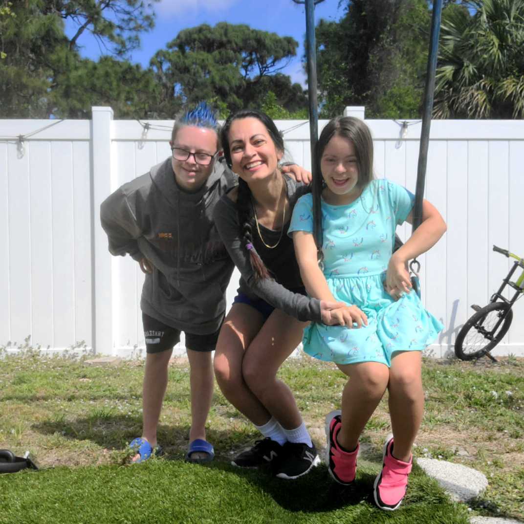 Eliana Tardio: Life & Vida