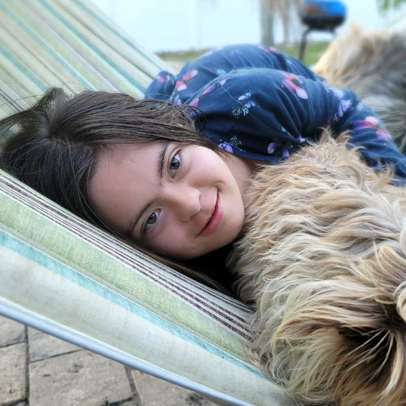 Eliana Tardio: Life & Vida