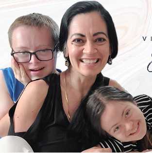 Eliana Tardio: Life & Vida