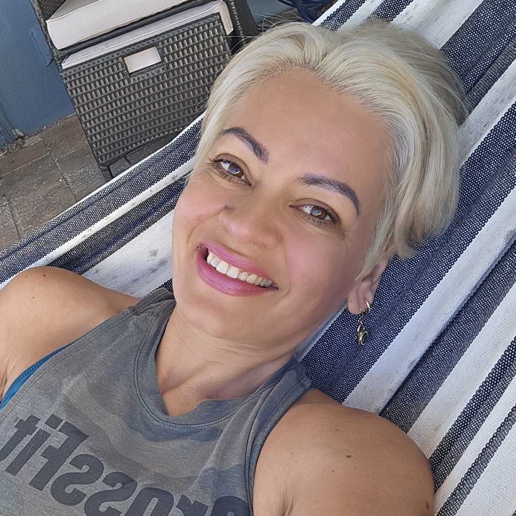 Eliana Tardio: Life & Vida