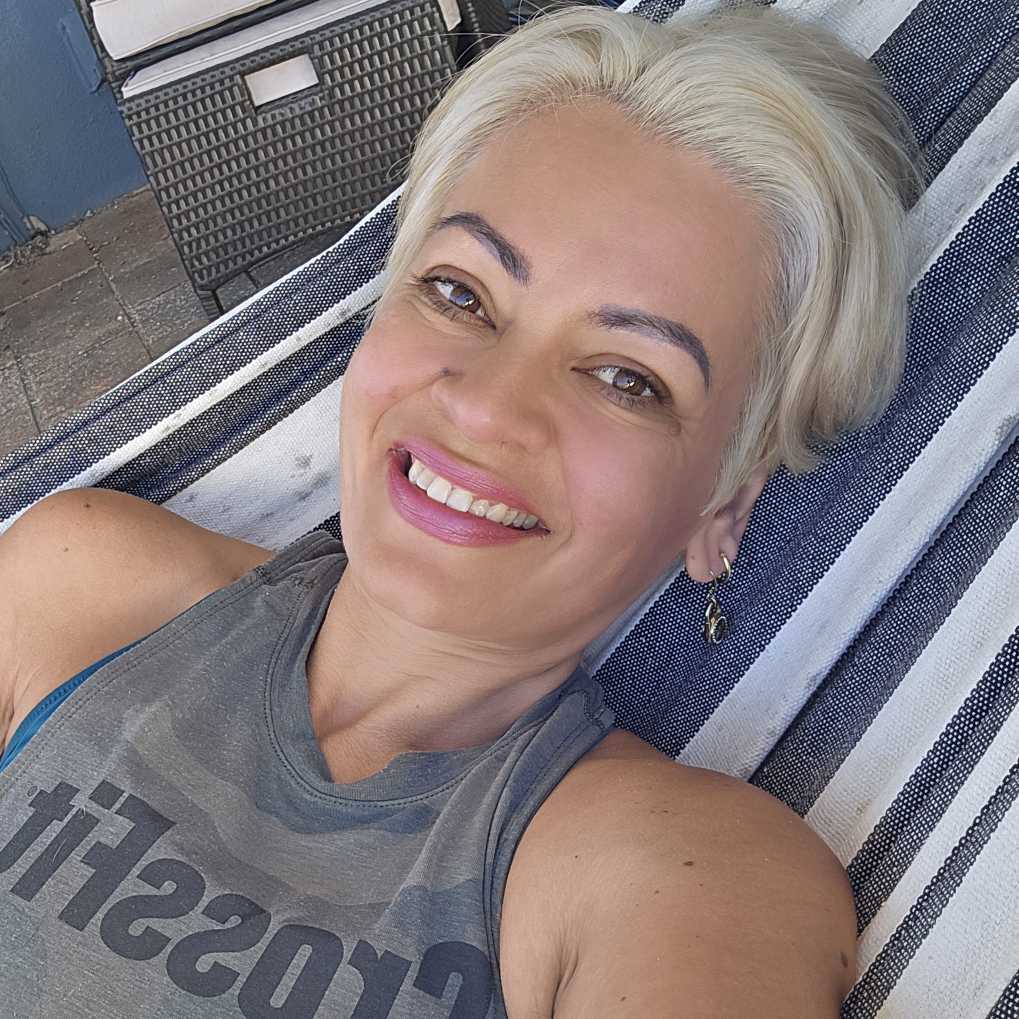 Eliana Tardio: Life & Vida