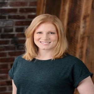 Ep. 39 Mountain Mamas and the Meaningful Memoir with Cassie Chambers 3-25-20