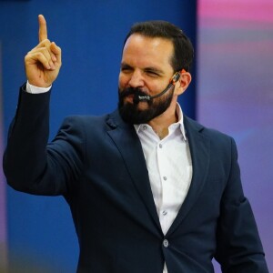 Jesús sana al hijo de un funcionario