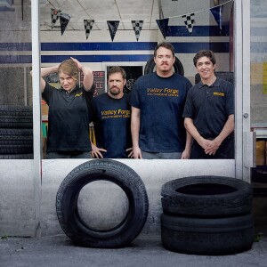 Tires. Season One | The TV cast