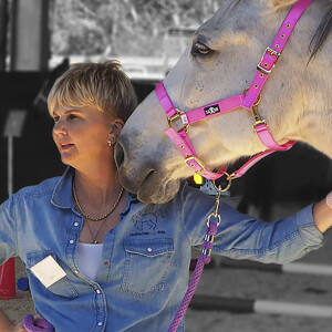 Episode 142: How to Maintain Equine Welfare on a Small Acreage w/ Jane Hemingway-Mohr